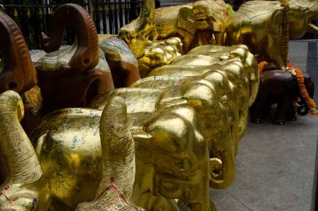 Iconic Animal Statues Around the World Worth Visiting
