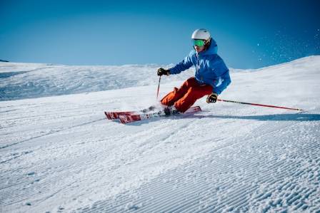 30 Essential Tips for First-Time Skiers