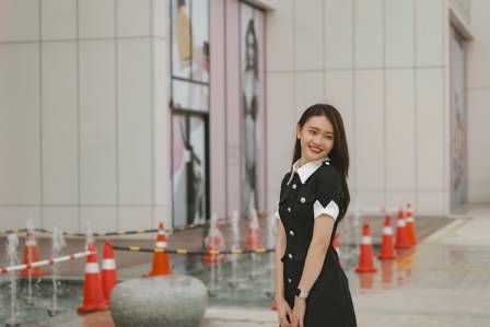9 Stylish Work Dresses for Women